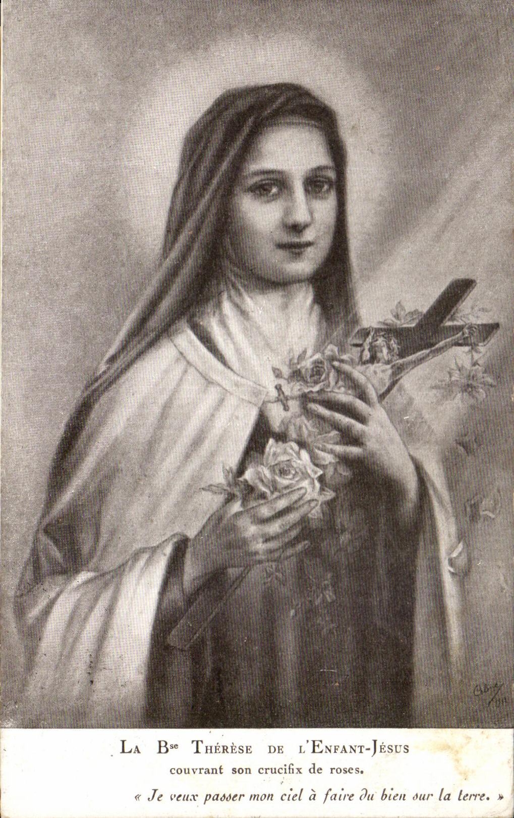 CPA La Therese De l'Enfant Jesus Couvrant son crucifix roses