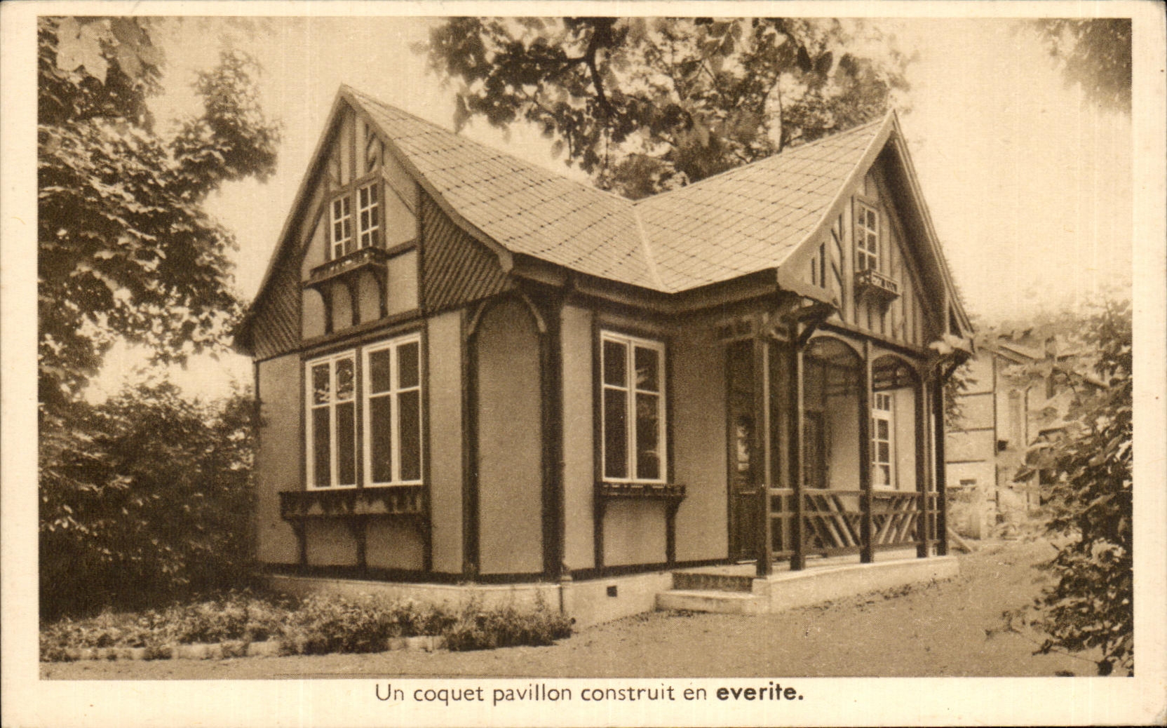 CPA Un coquet Pavillon Construit en Everite