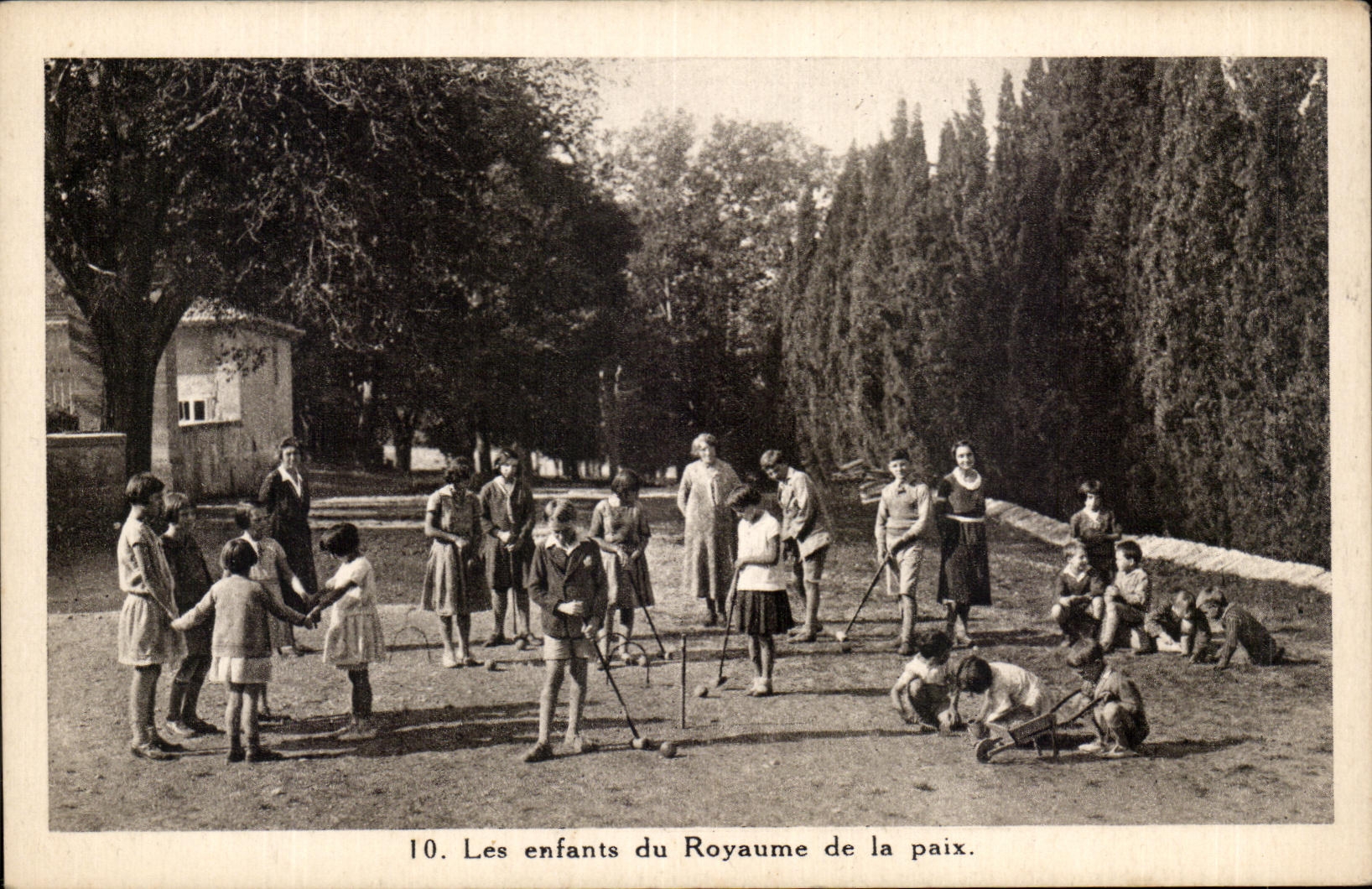 CPA Les Enfants Du Royaume de la Paix Croquet