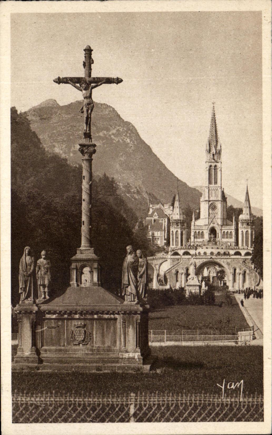 CPA Lourdes La Basilique Et Le Calvaire Breton