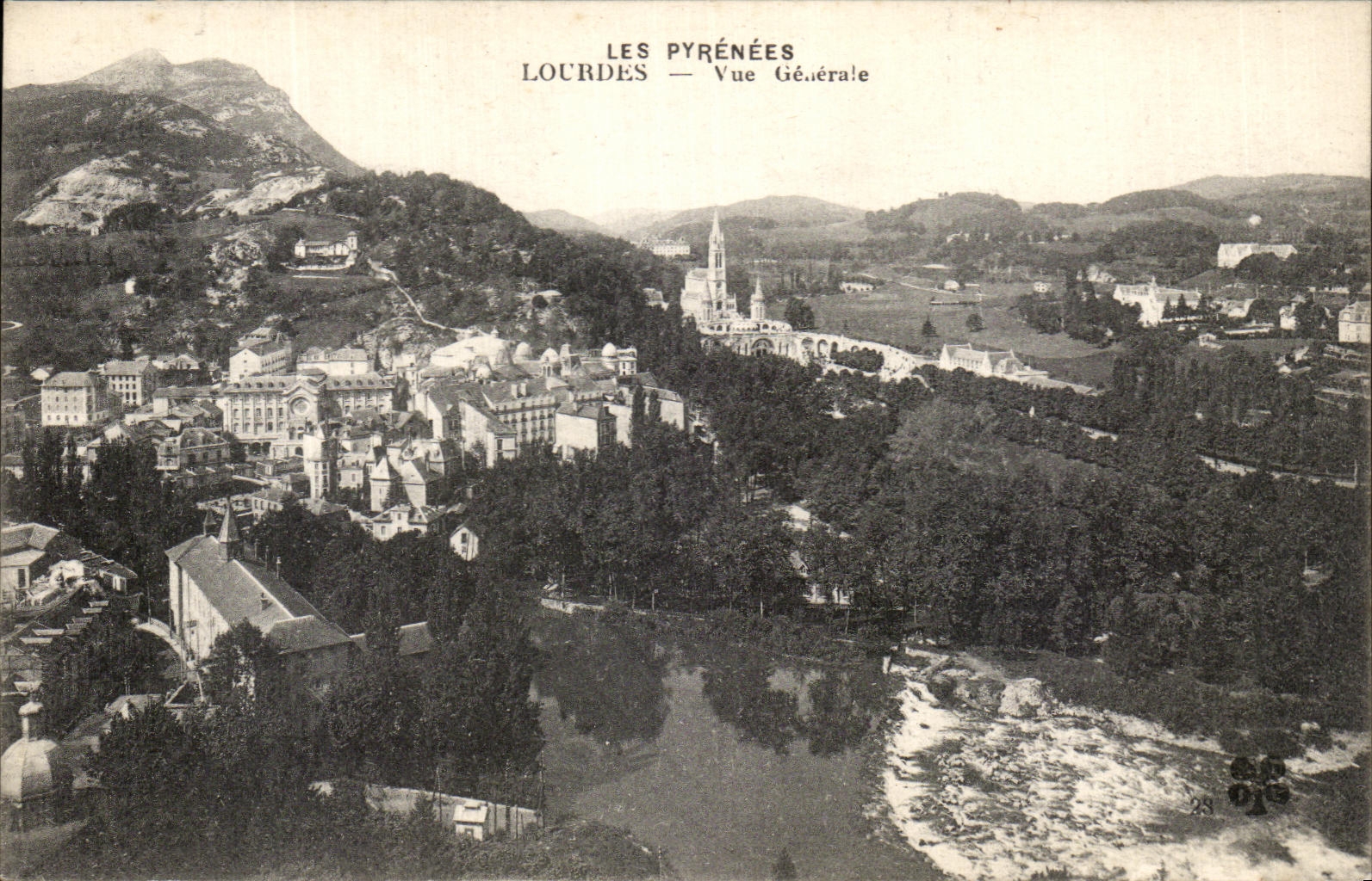 CPA Les Pyrenees Lourdes Vue Generale