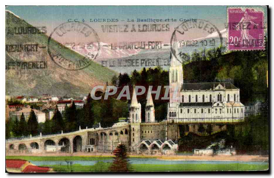 CPA Lourdes La Basilique et la Grotte