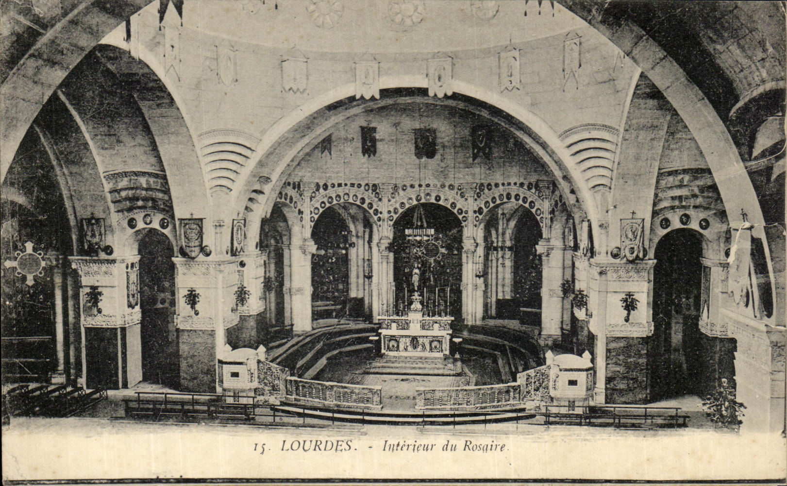 CPA Lourdes Interieur du Rosaire