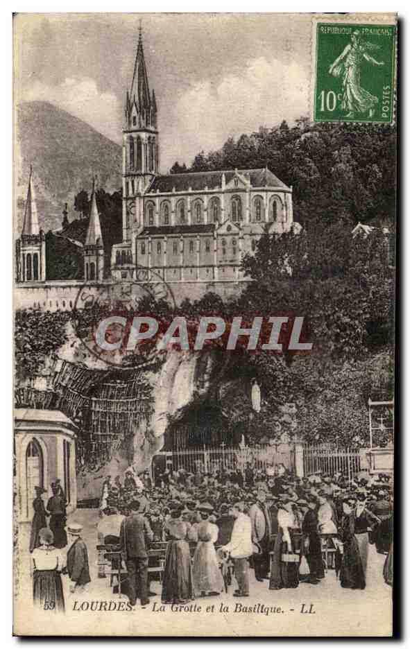 CPA Lourdes La Grotte et la Basilique
