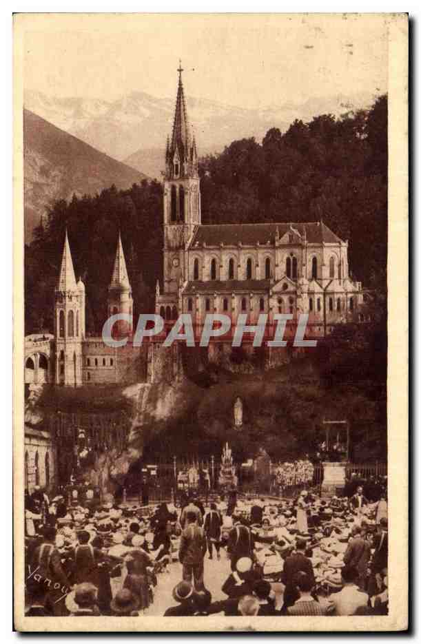 CPA Lourdes La Basilique La Grotte