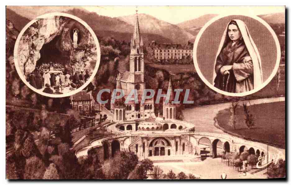 CPA Lourdes La Basilique Sainte Bernadette La Grotte