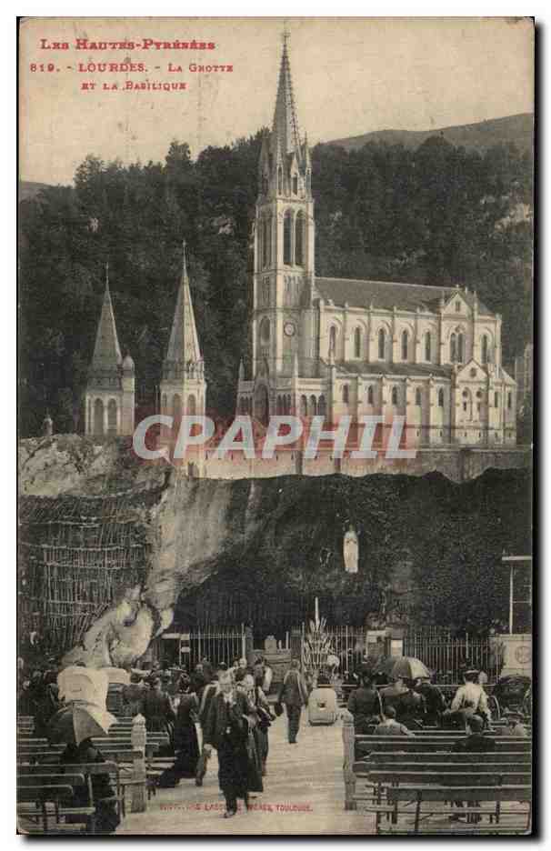 CPA Lourdes La Grotte Et La Basilique