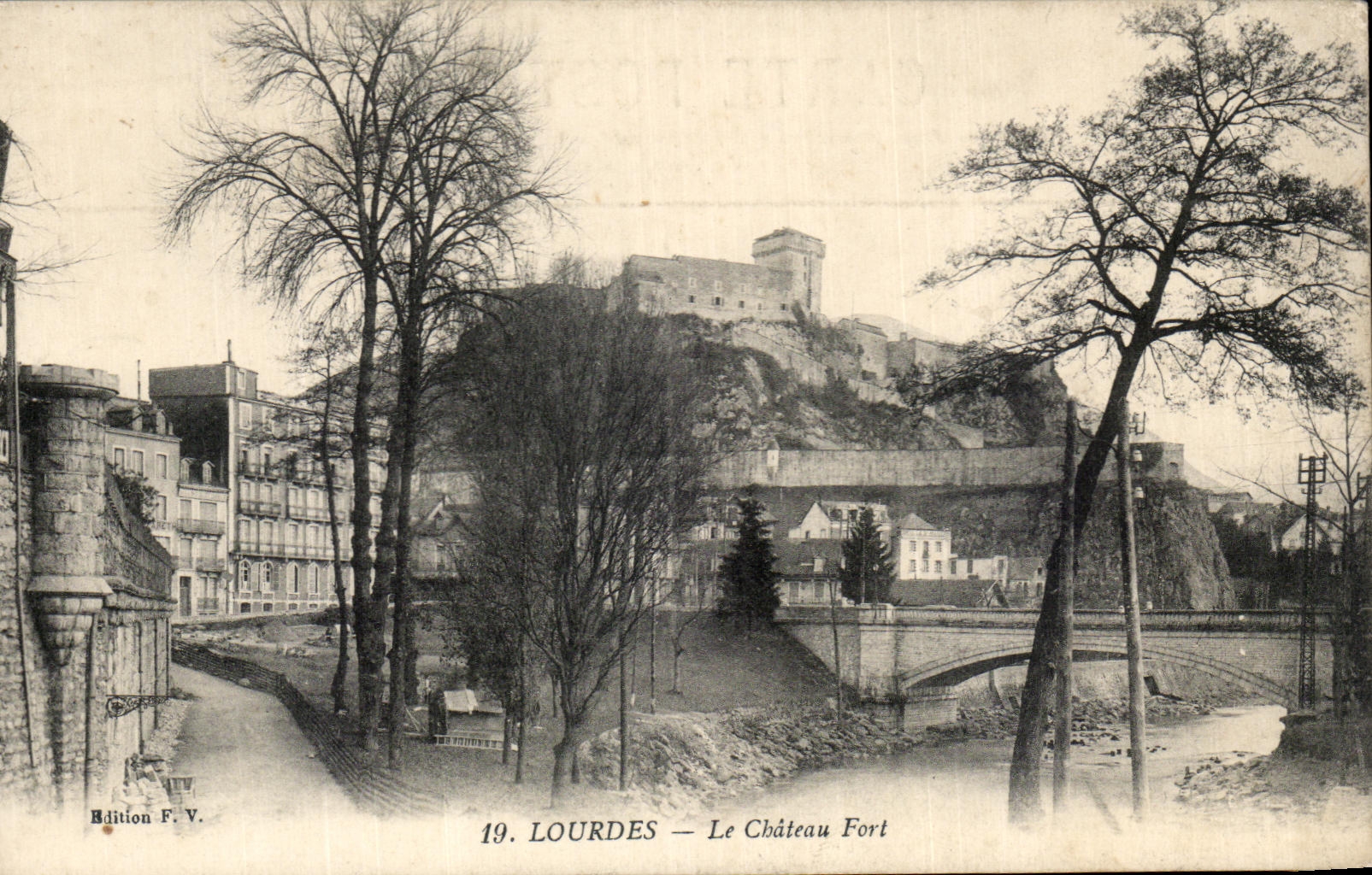 CPA Lourdes La Chateau Fort