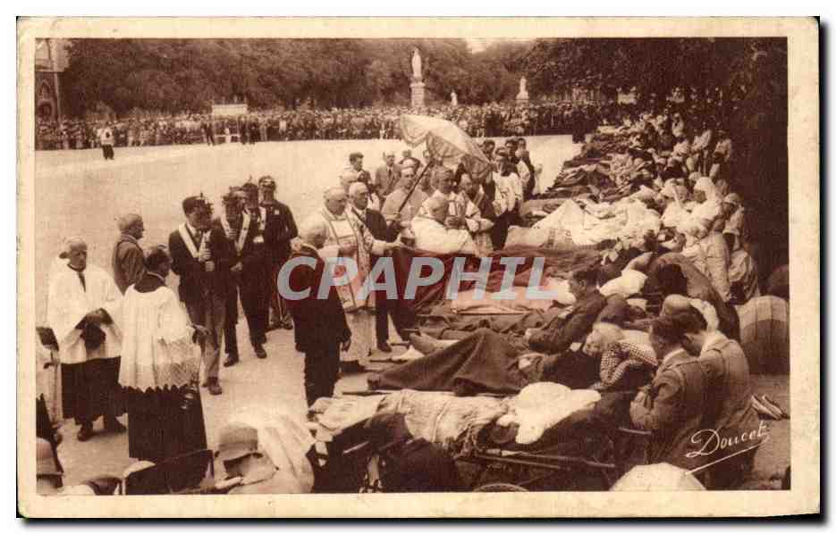 CPA Lourdes Benediction des Malades