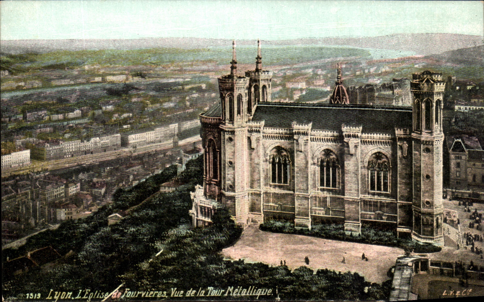 Lyon. L'Église de Fourvières. Vue de la Tour Métallique — 1919 — L.V.R.C.4