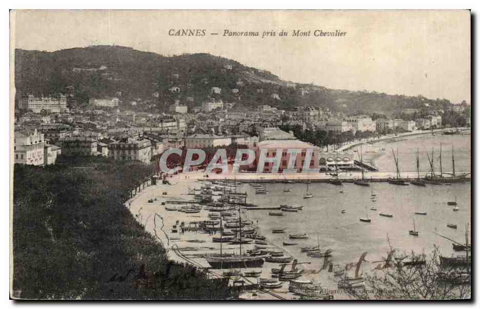 CPA Cannes Panorama pris du Mont Chevalier Bateaux