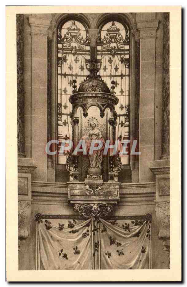 Niche et statue de la Vierge miraculeuse du Sourire — au-dessus de la Châsse de Sainte Thérèse de l'Enfant-Jésus — CRAPHIL