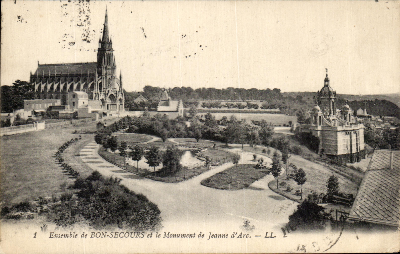 CPA Ensemble de Bon Secours et le Monument de Jeanne d'Arc