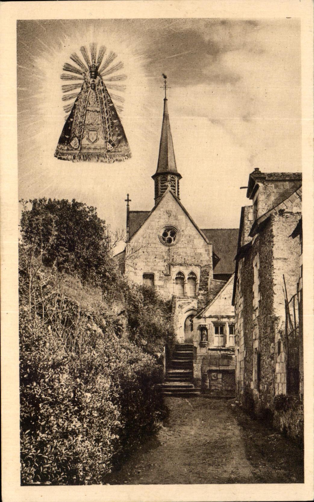 CPA Sanctuaire de Notre Dame de Behuard L'Eglise Facade Principale