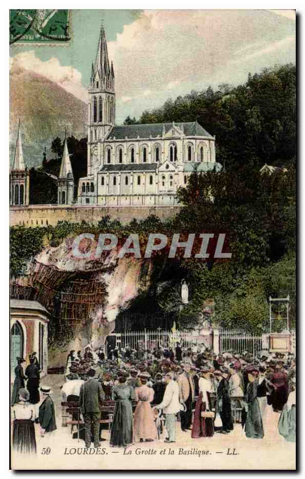CPA Lourdes La Grotte et la Basilique
