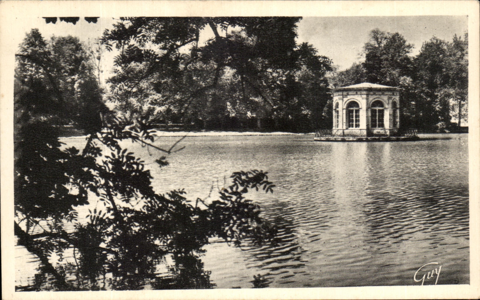 Fontainebleau y sus maravillas — Étang des Carpes y pabellón del Emperador — André LECONTE d'Art, París