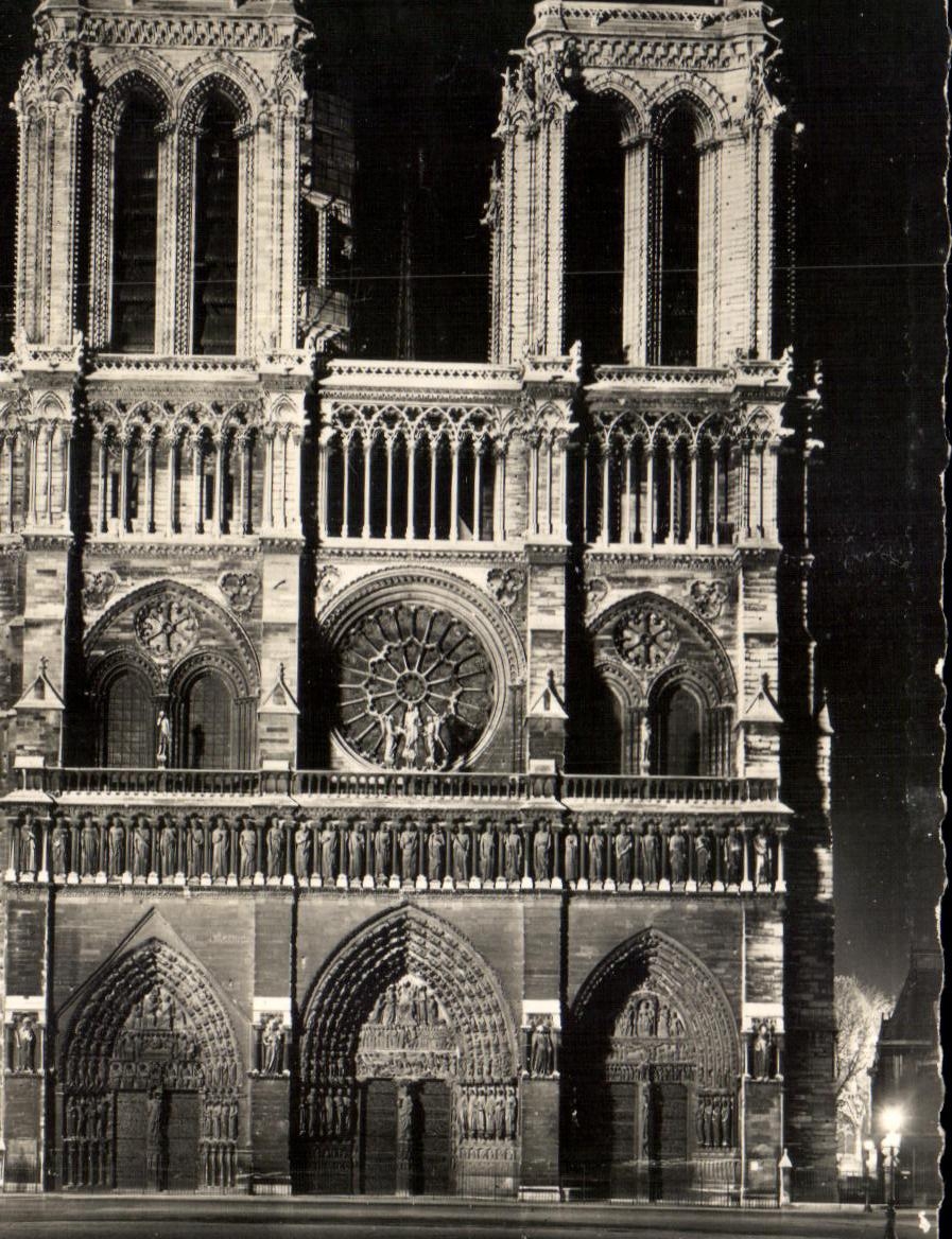 CPA Paris Et Ses Merveilles Vue De Nuit Sur La Facade De La Cathedrale Notre Dame