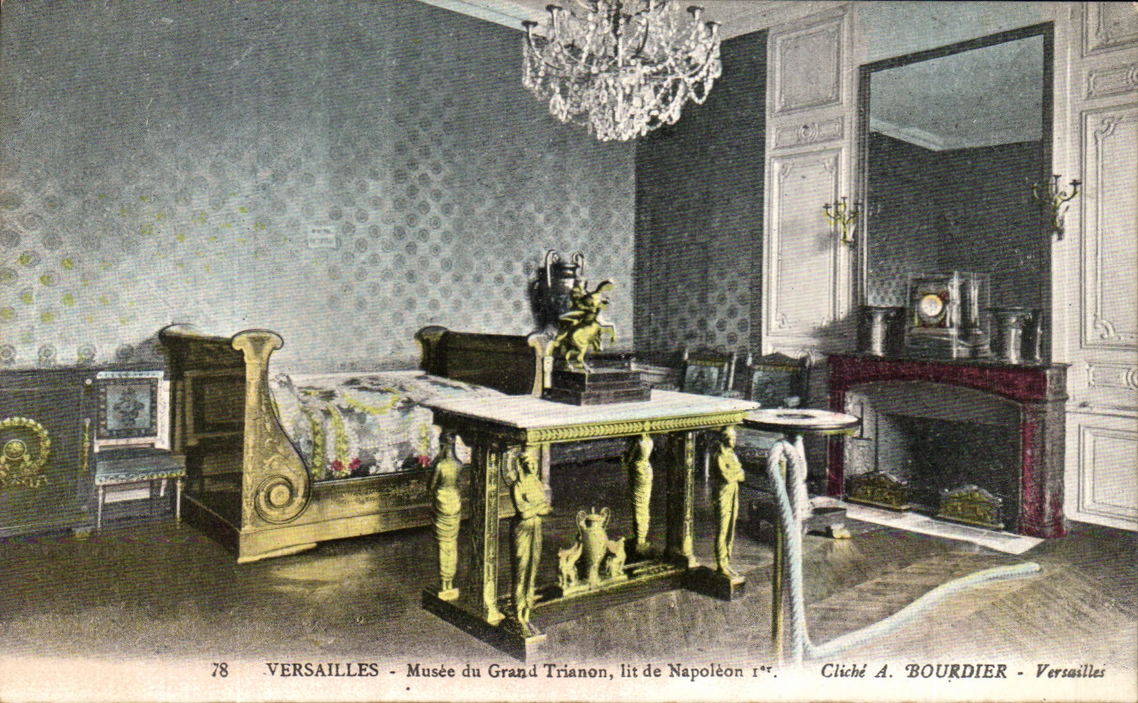 Versailles - Musée du Grand Trianon, lit de Napoléon Ier — Cliché A. Bourdier - Versailles, n°78
