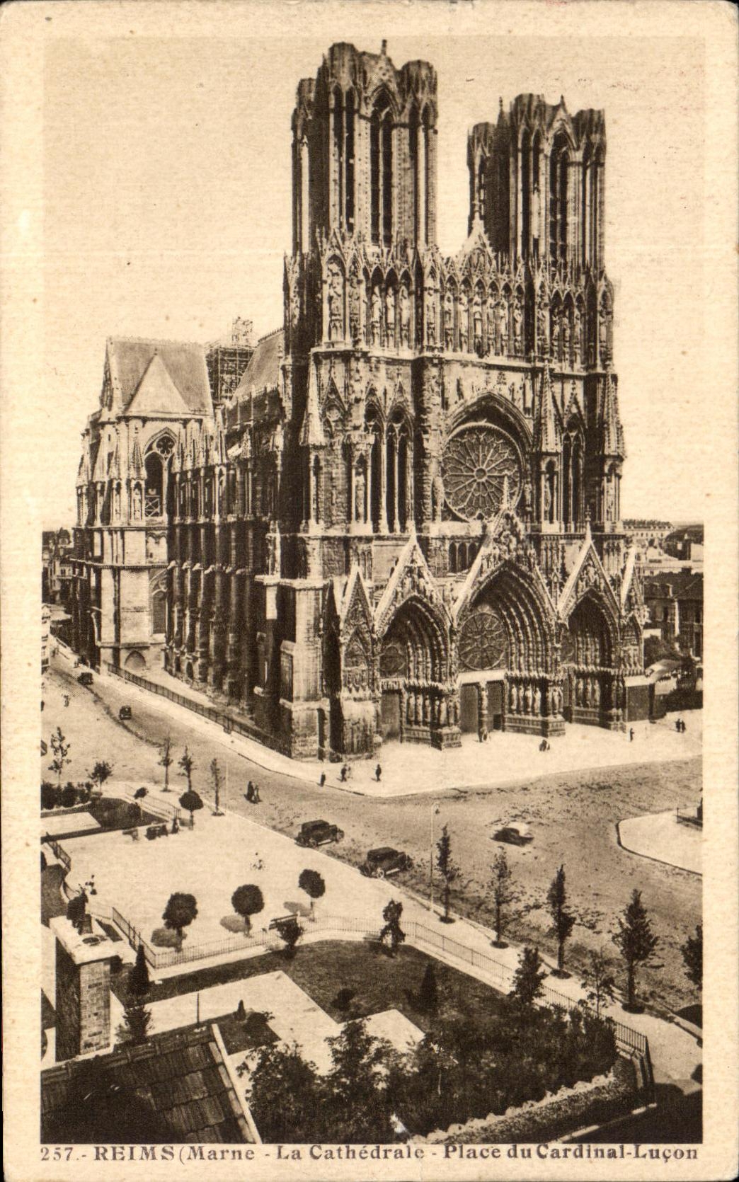 CPA Reims La Cathedrale Place Du Cardinal Lucon
