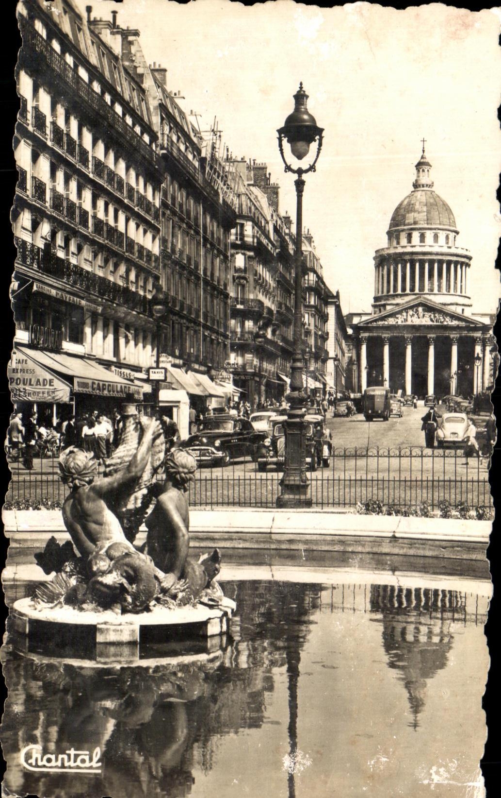 CPA Paris Le Pantheon et le Rue Souffiot