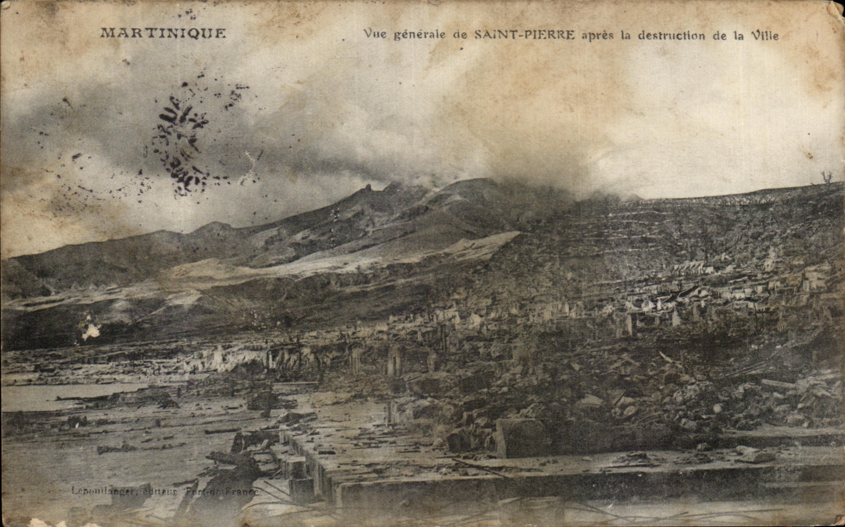 Saint-Pierre — Vue générale après la destruction de la ville — Lemouilanger, Bonneur, France