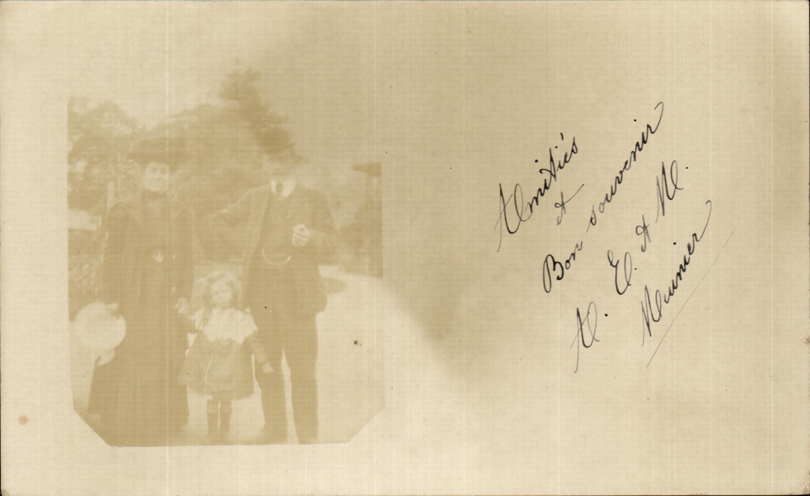 CARTE PHOTO Femme et famille 