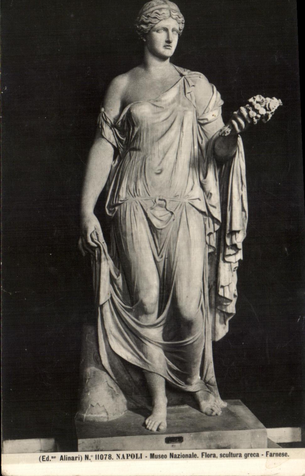 Flora, sculpture grecque Farnese — Musée National de Naples — Éd. Alinari N° 11078