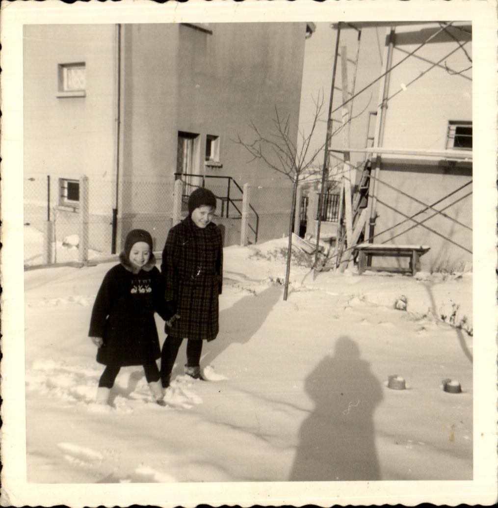 Photo Christian et Martine 1964 Enfants marchant dans la neige 