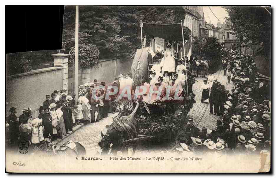 CPA Bourges Fete Des Muses Le Defile Char Des Muses