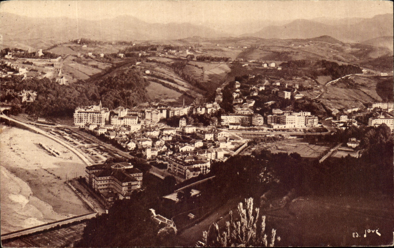 CPA San Sebastian Du monte Igueldo la plage de Ondarreta et les villas dans la montagne 