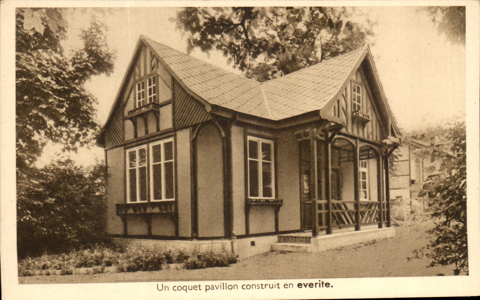CPA Un Coquet Pavillon Construit En Everite