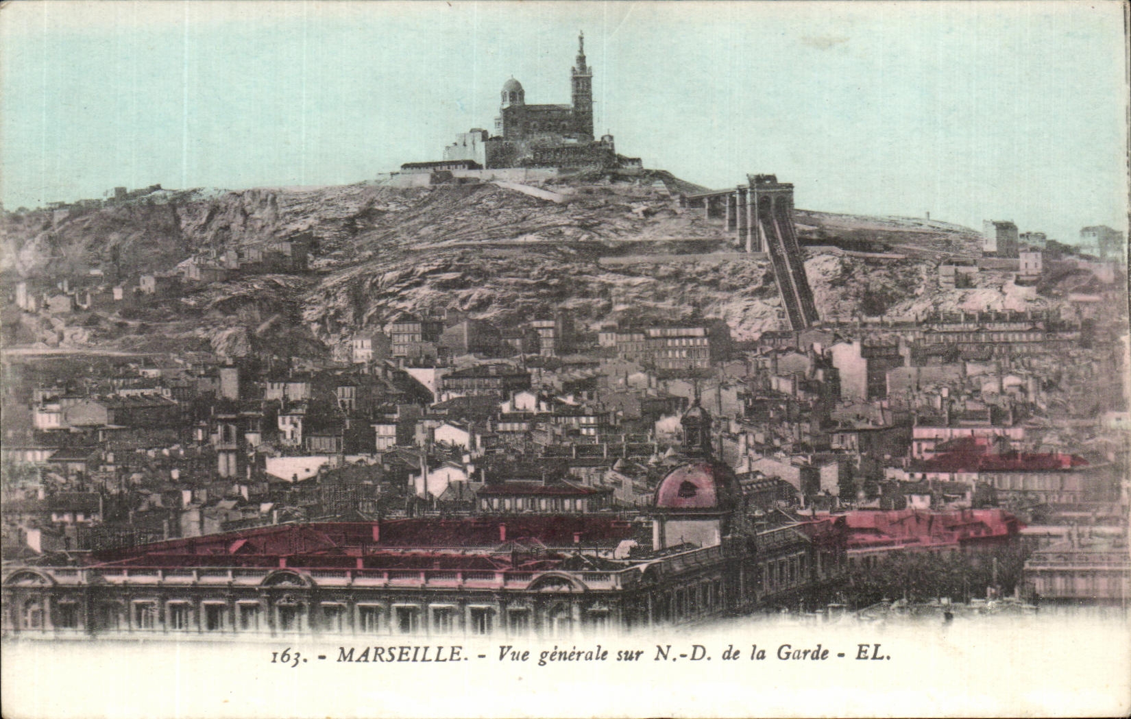 CPA Marseille Vue Generale sur Nd de la Garde