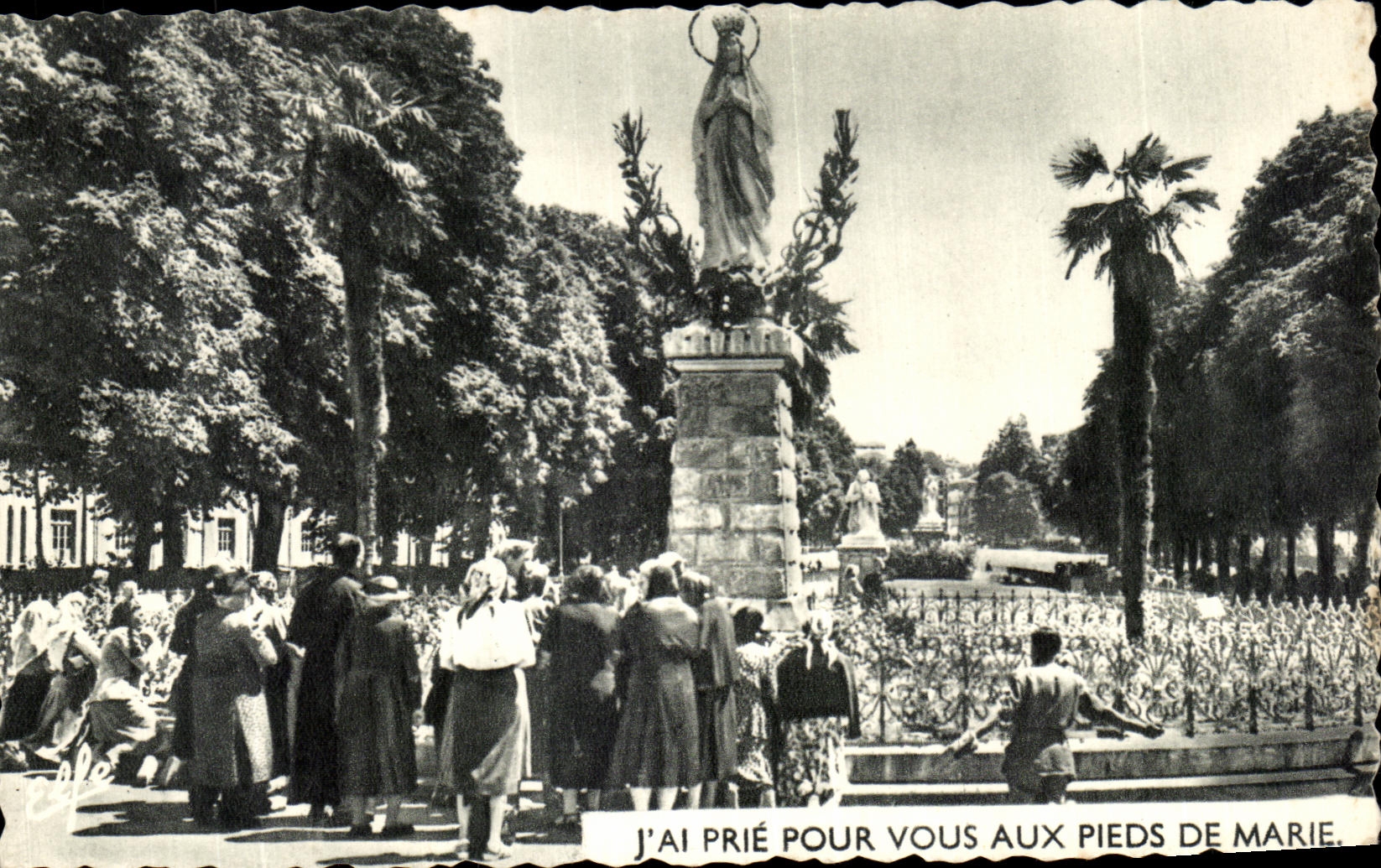CPA J'ai Prie Pour Vous Aux Pieds de Marie Lourdes 