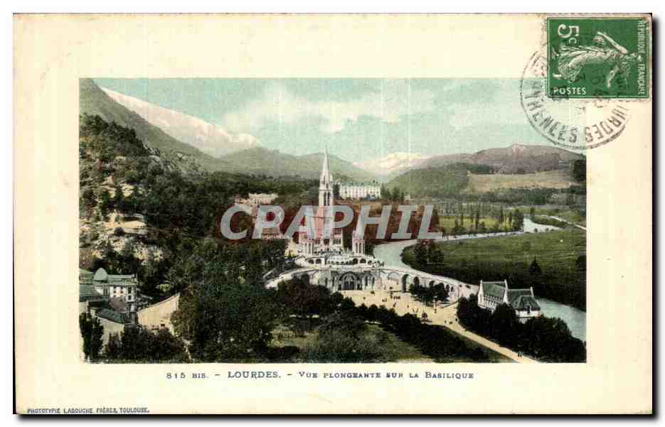 CPA Lourdes Vue plongeante sur la Basilique