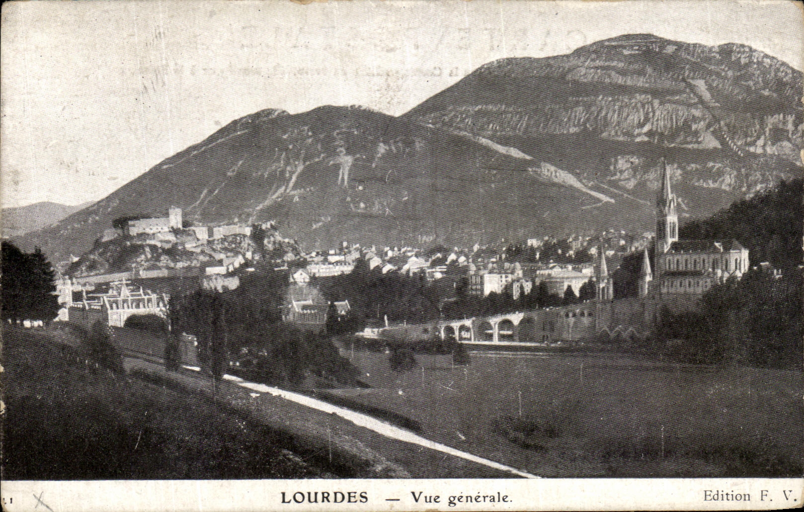 CPA Lourdes Vue generale 