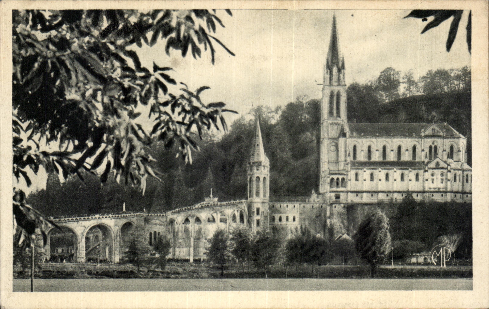 CPA Lourdes La Basilique 
