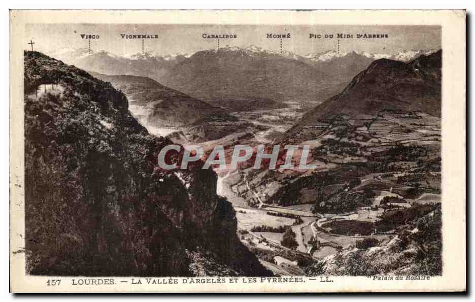 CPA Lourdes La Vallee D'Argeles Et Les Pyrenees