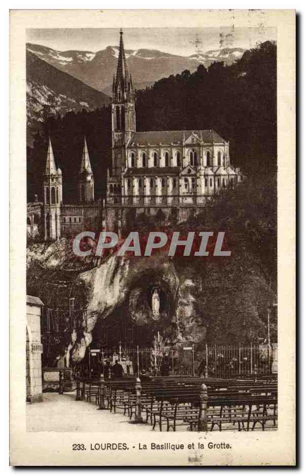 CPA Lourdes La Basilique et la Grotte