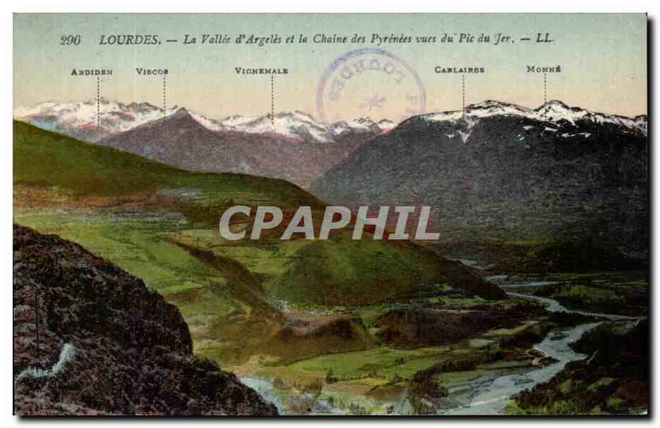 CPA Lourdes La Vallee d'Argeles et la Chaine des Pyrenees vues Pic du Jer
