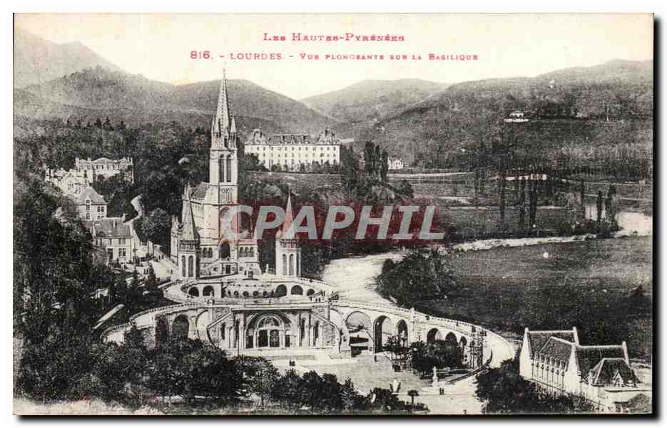 CPA Lourdes Vue Plongeante sur la Basilique