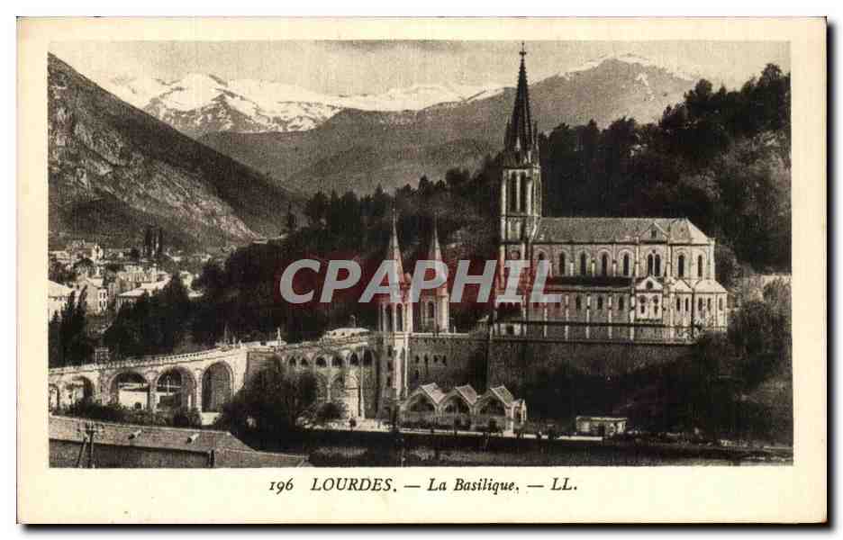 CPA Lourdes La Basilique