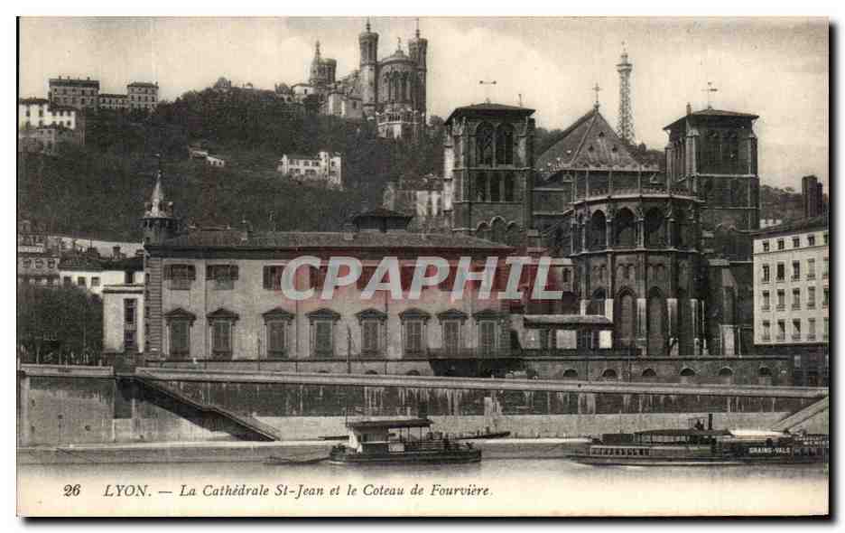 CPA Lyon La Cathedrale St Jean et le Coteau de Fourviere