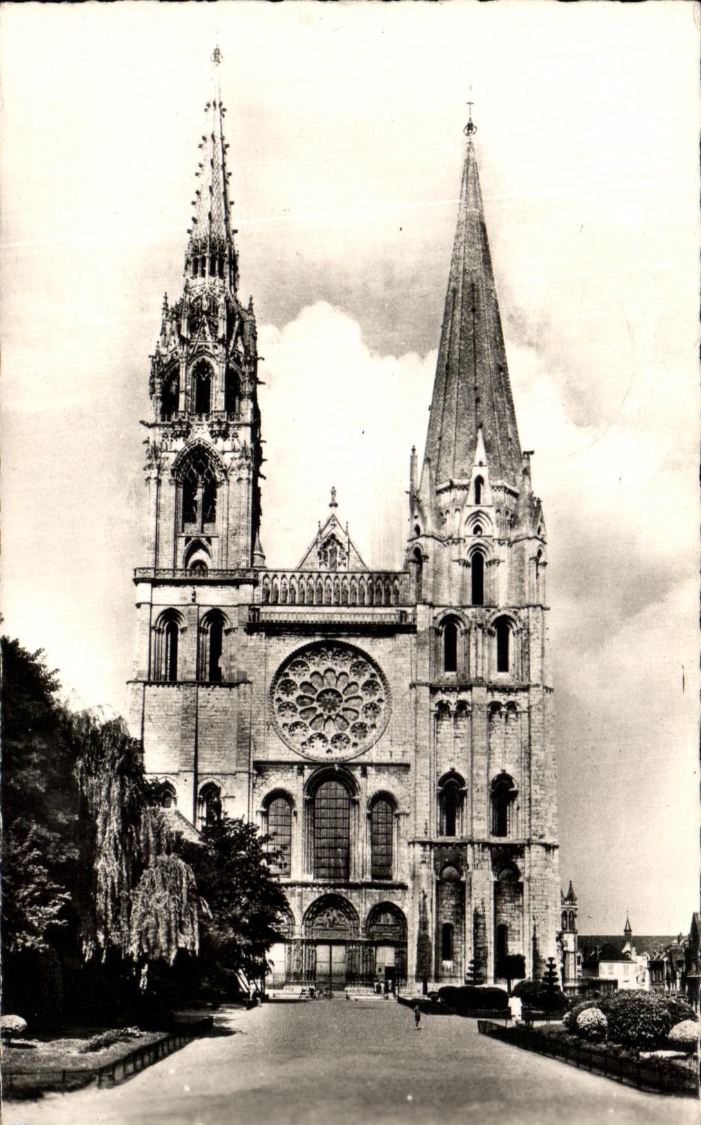 CPA Chartres La Cathedrle Facade Principale