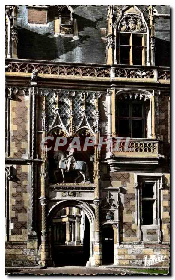CPA Les Merveilles Du Val De Loire Blois Entree du Chateau Aile Louis Statue du Roi