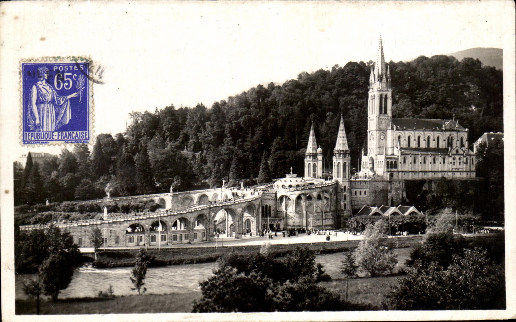 Lourdes — La Basilique et le Calvaire — Édition Pinto