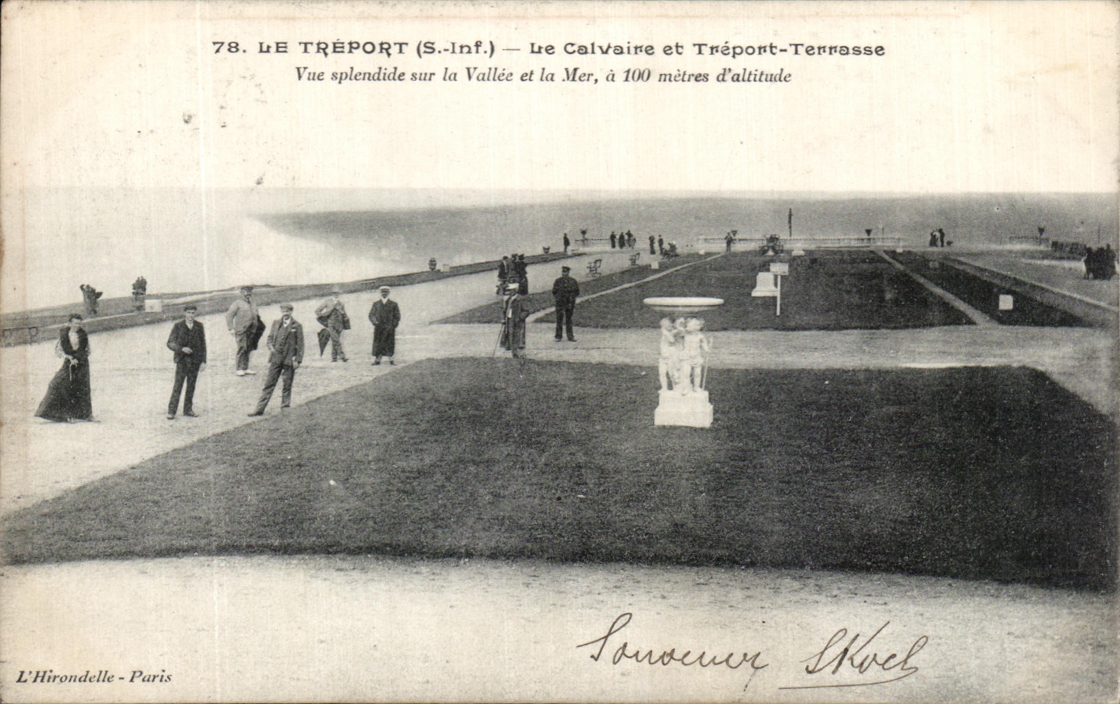 CPA Le treport Le Calvaire et Treport Terrasse Vue splendide sur la vallee et la mer 