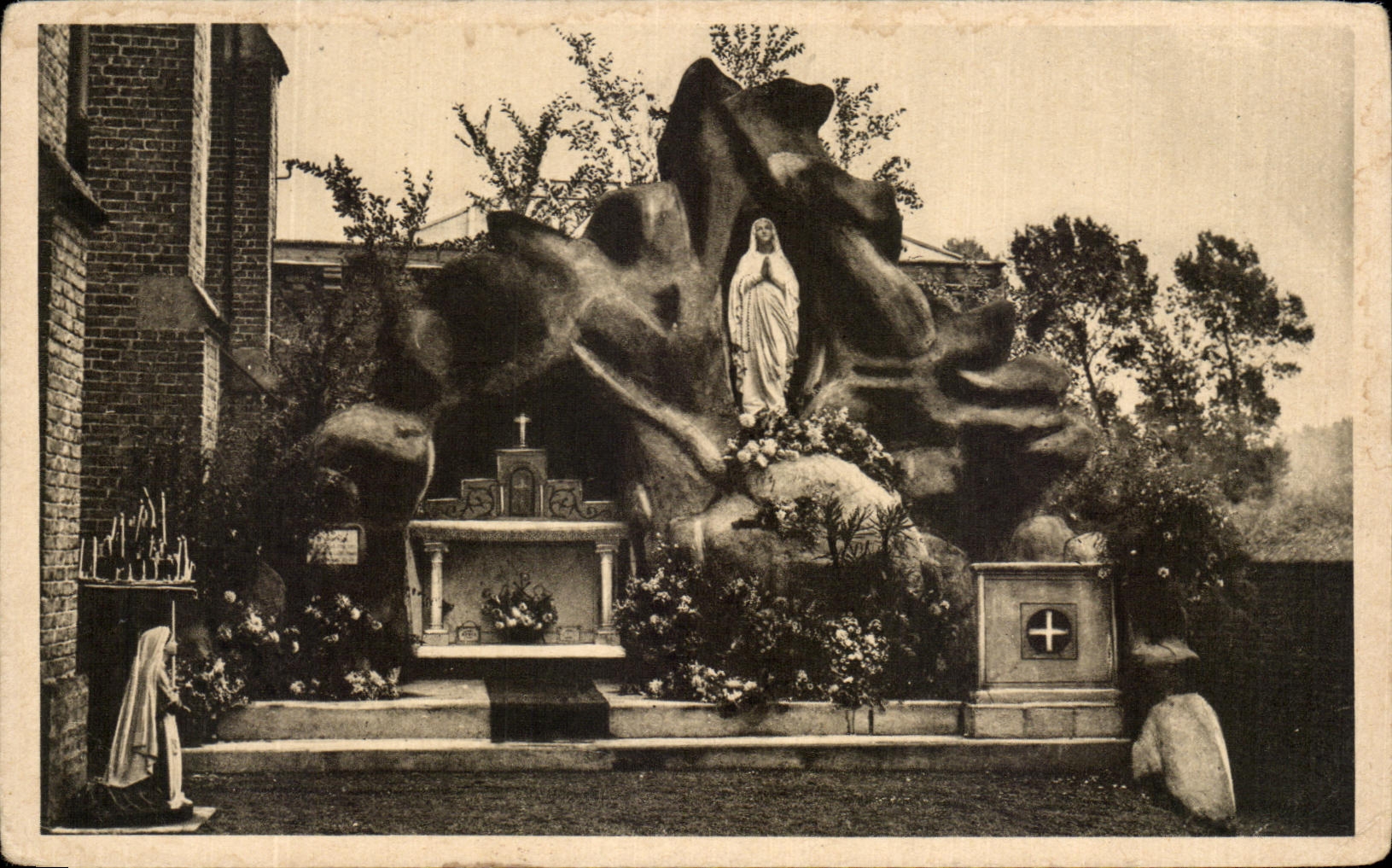 Abbeville - St-Jean-de-Rouvroy — La Grotte de N.-D. de Lourdes — Édit. Oyé & Cie, Paris