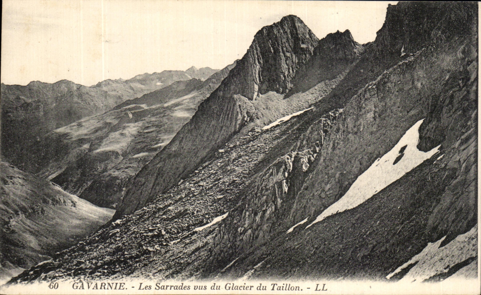 CPA Gavarnie Les Sarrades Vus du Glacier du Taillon