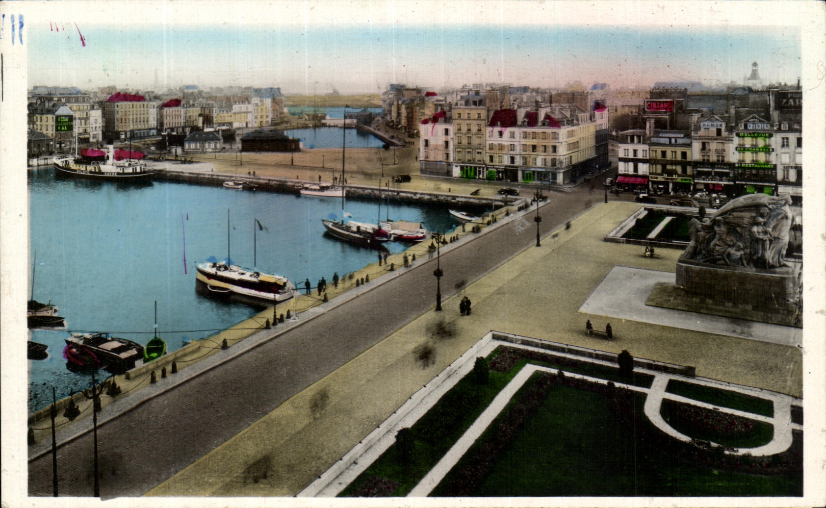 CPA Le Havre Place Gambetta et les Bassins