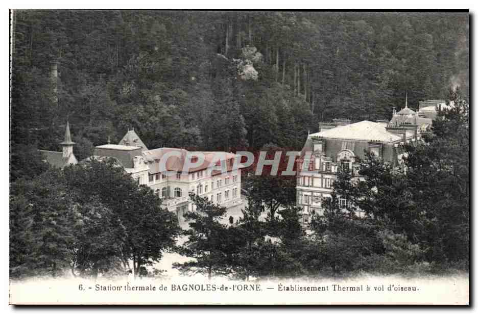 Thermische Station von BAGNOLES-de-l'ORNE — Thermalanlage aus Vogelperspektive